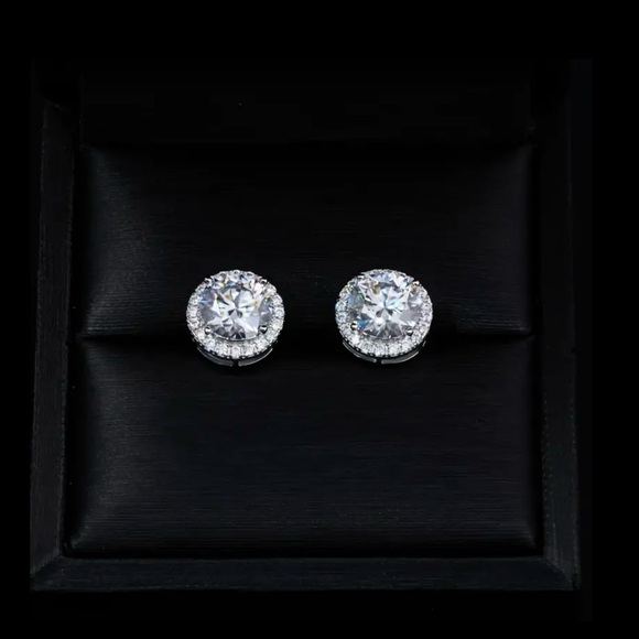 2 Carat VVS1 Moissanite Stud Earrings - 925 Sterling Silver Post - Picture 4 of 5